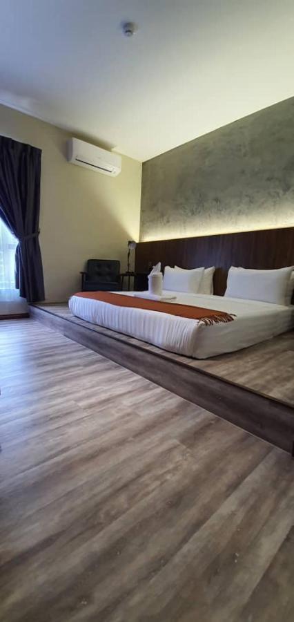 Vista Hotel Tawau Extérieur photo